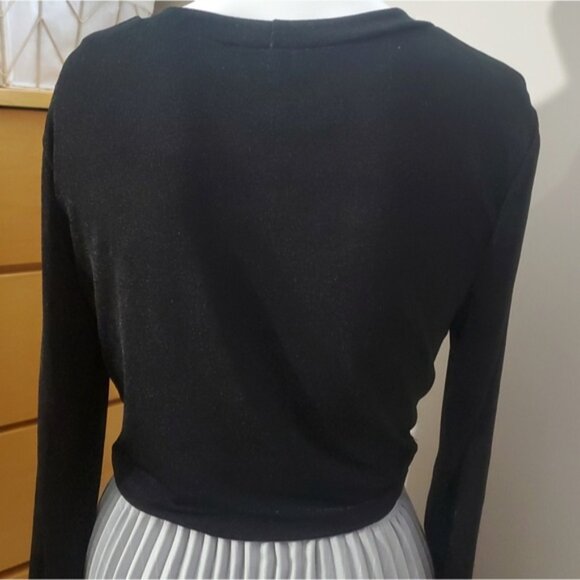 POISON IVY- Tie Knot Front Spandex Long Sleeved Black Top- NWOT - Picture 3 of 10